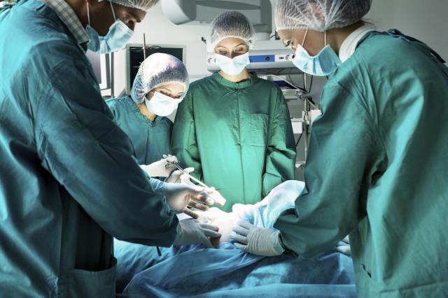 Hirurzi iz stomaka pacijentkinje izvadili kilogram kose
